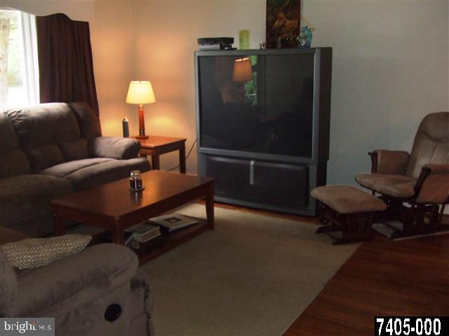 329 Irving Road York, PA 17403 - Photo 3 of 25 Gallery Image 3