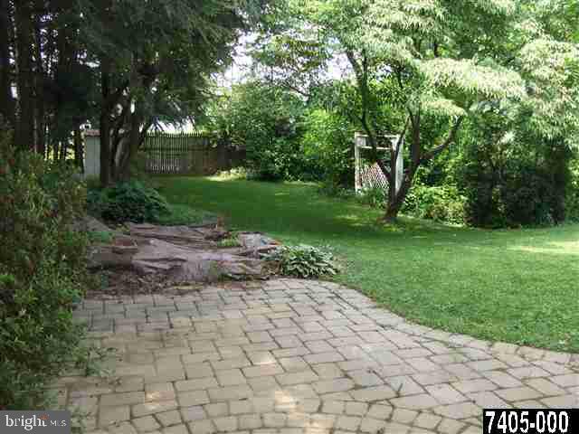329 Irving Road York, PA 17403 - Photo 24 of 25 Gallery Image 24