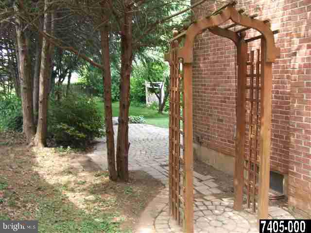 329 Irving Road York, PA 17403 - Photo 25 of 25 Gallery Image 25