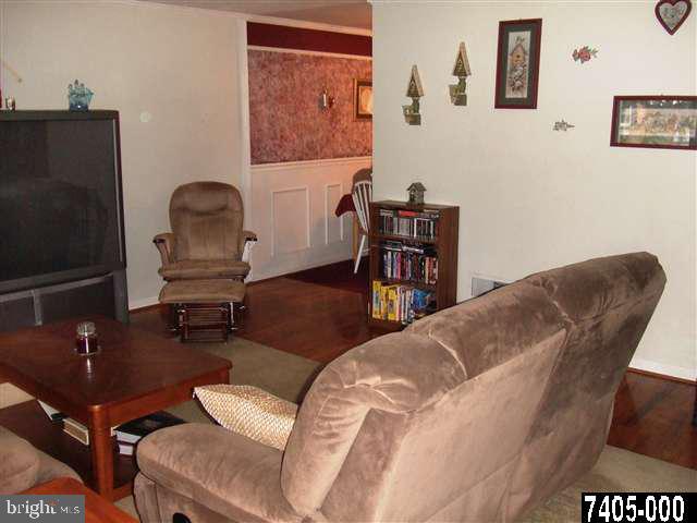 329 Irving Road York, PA 17403 - Photo 5 of 25 Gallery Image 5