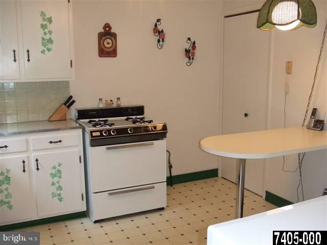 329 Irving Road York, PA 17403 - Photo 9 of 25 Gallery Image 9