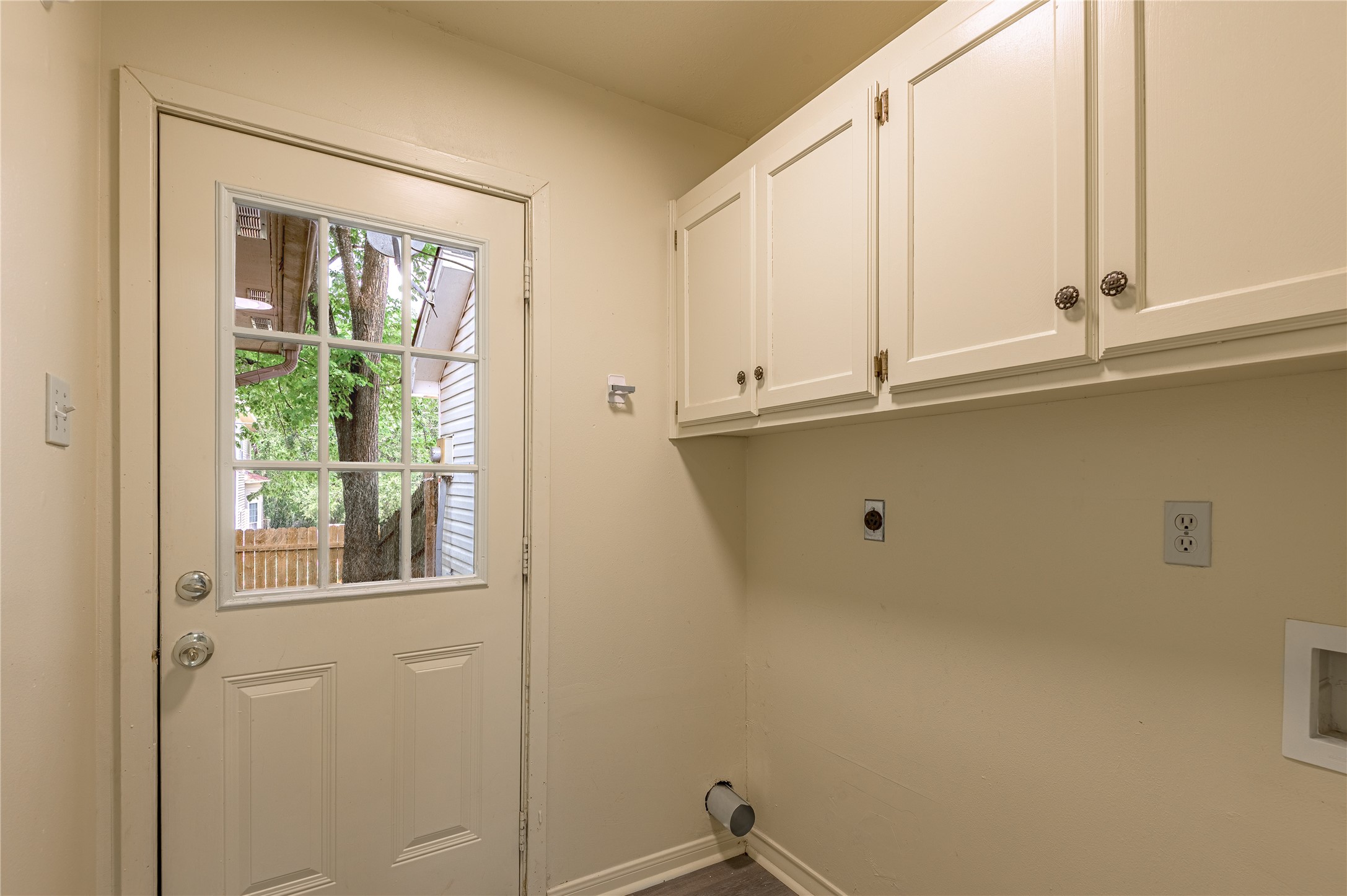 1401 Ave O, Unit F Huntsville, TX 77340 - Photo 8 of 26 a view of a window in a room