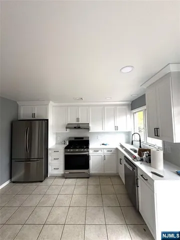 $4,300 | 233 Warren Avenue, Unit B, Fort Lee, NJ 07024