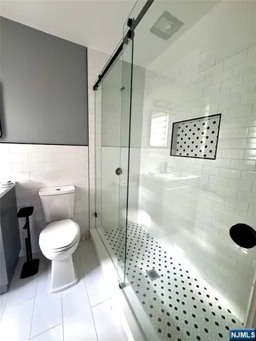 $4,300 | 233 Warren Avenue, Unit B, Fort Lee, NJ 07024