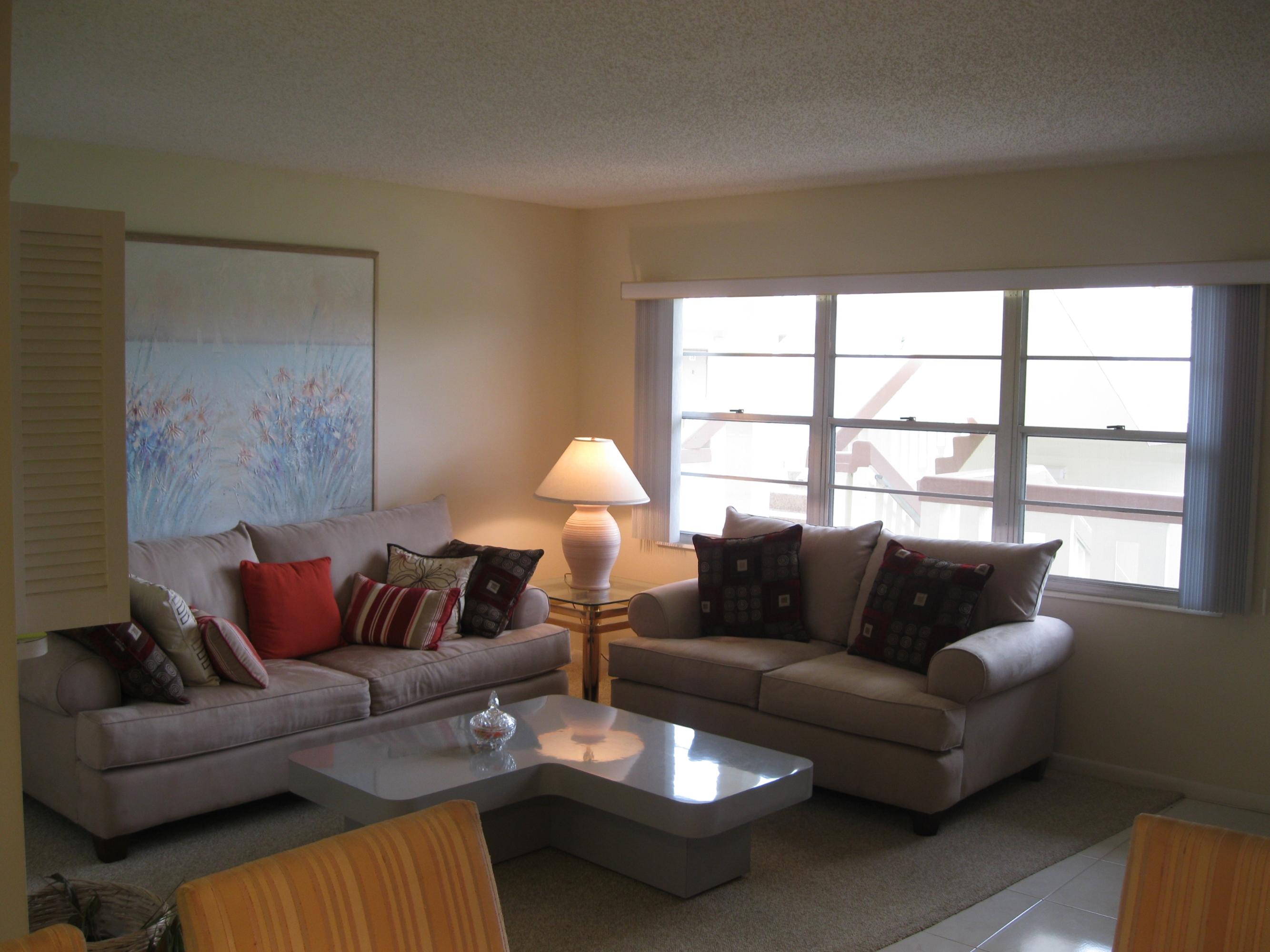 321 Preston H, Unit 3210 Boca Raton, FL 33434 - Photo 4 of 17 Family Room