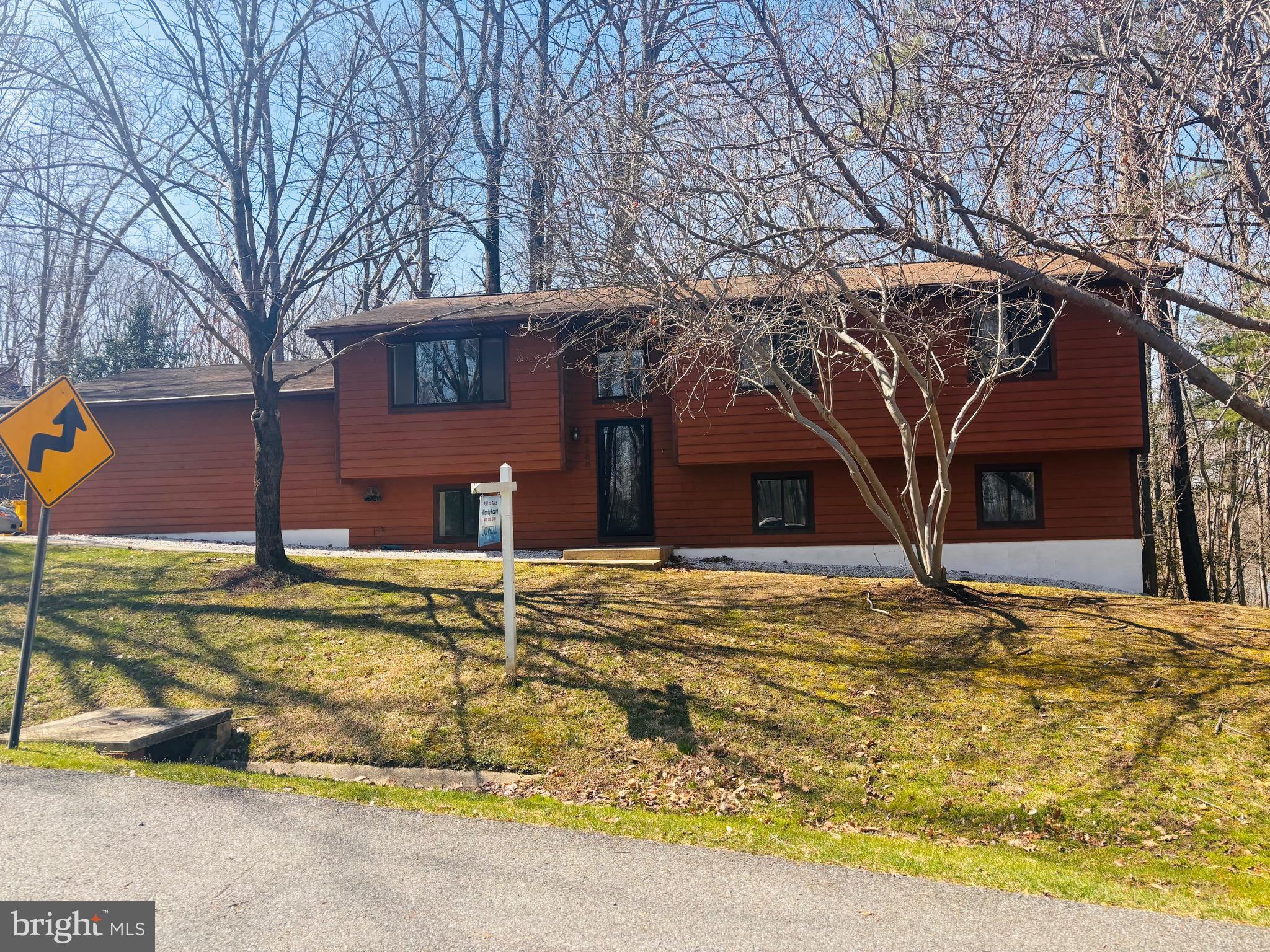 Front of home for 3160 Rolling road