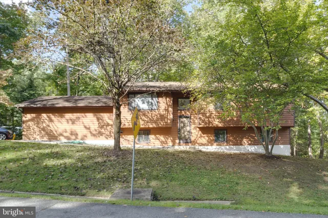 $795,000 | 3160 Rolling Road, Edgewater, MD 21037