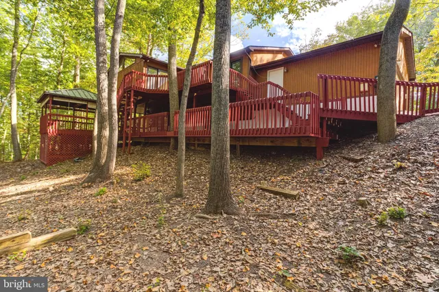 $795,000 | 3160 Rolling Road, Edgewater, MD 21037