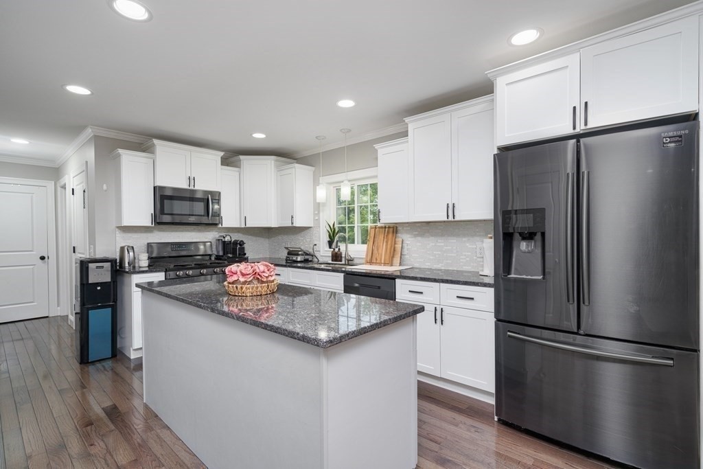 83 Federal Street Agawam, MA 01001 - Photo 19 of 26