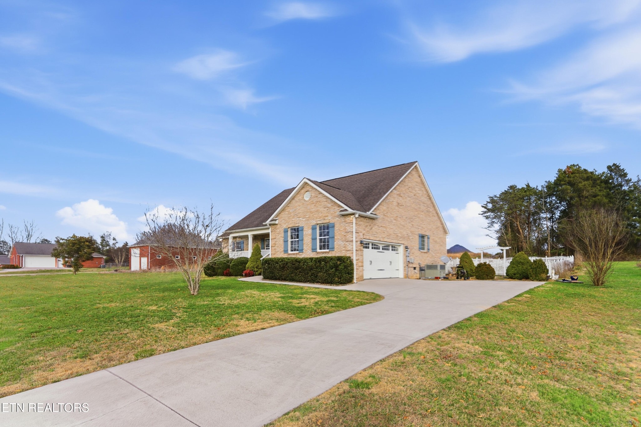 9650 Captain Smith Lane Corryton, TN 37721 - Photo 2 of 34