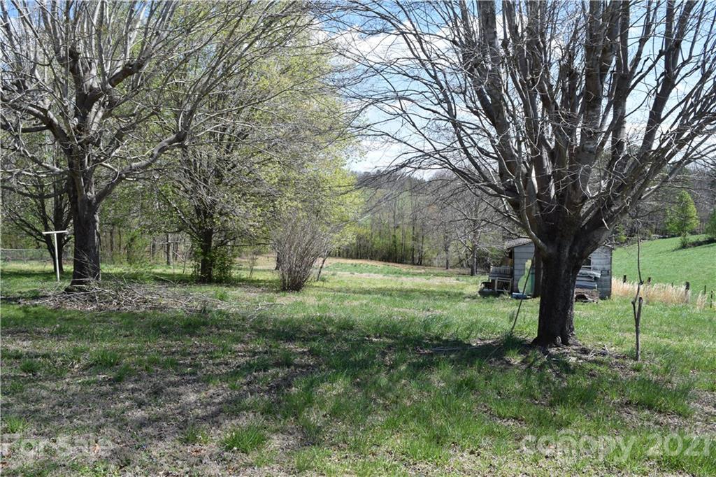 3762 Seitz Road Morganton, NC 28655 - Photo 5 of 17 Gallery Image 5