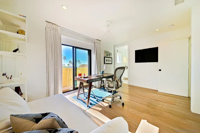 $25,000 | 231 Bonair Street, La Jolla, CA 92037