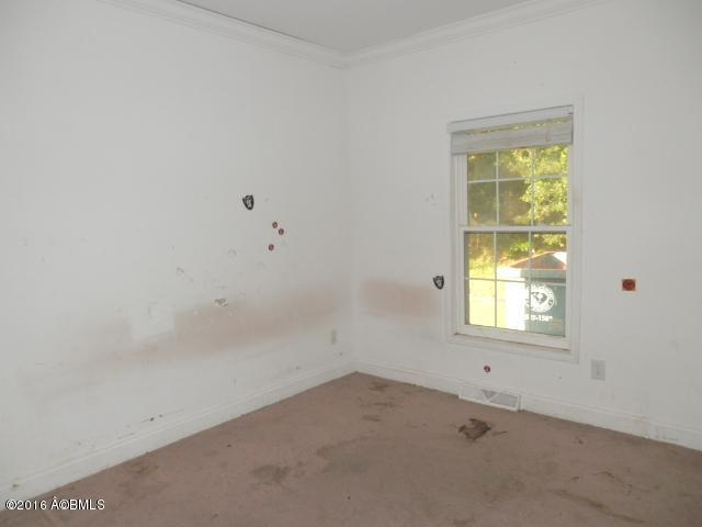 39 Beeburst Road Beaufort, SC 29906 - Photo 8 of 12 BED 4