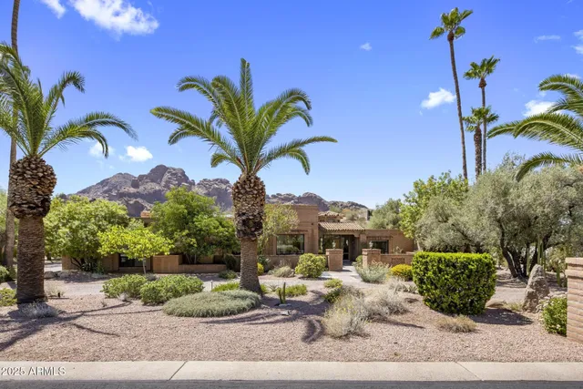 $3,500,000 | 4737 East Valley Vista Lane, Paradise Valley, AZ 85253