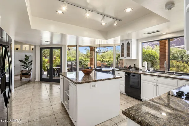 $3,500,000 | 4737 East Valley Vista Lane, Paradise Valley, AZ 85253