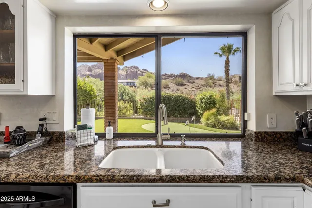 $3,500,000 | 4737 East Valley Vista Lane, Paradise Valley, AZ 85253