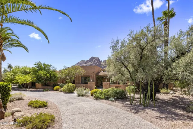 $3,500,000 | 4737 East Valley Vista Lane, Paradise Valley, AZ 85253