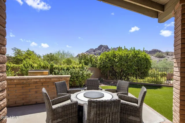 $3,500,000 | 4737 East Valley Vista Lane, Paradise Valley, AZ 85253