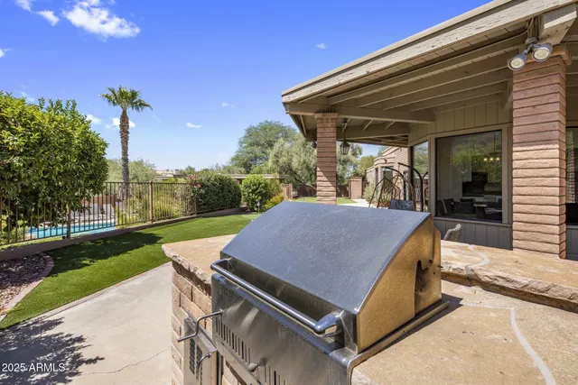 $3,500,000 | 4737 East Valley Vista Lane, Paradise Valley, AZ 85253