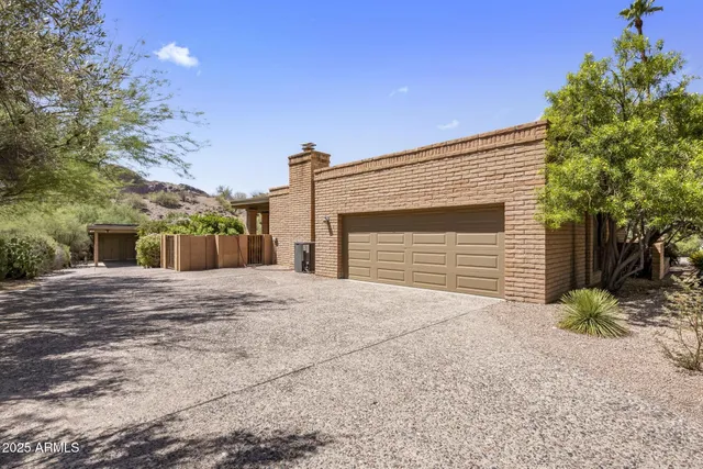 $3,500,000 | 4737 East Valley Vista Lane, Paradise Valley, AZ 85253