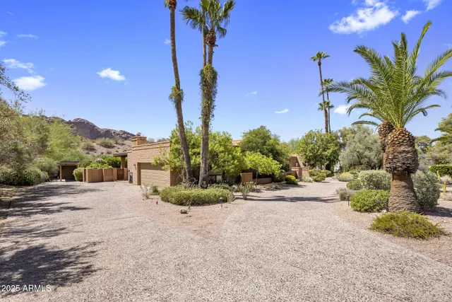 $3,500,000 | 4737 East Valley Vista Lane, Paradise Valley, AZ 85253