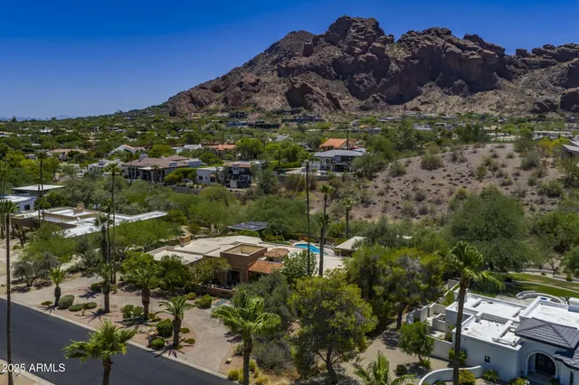 $3,500,000 | 4737 East Valley Vista Lane, Paradise Valley, AZ 85253