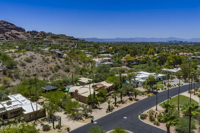 $3,500,000 | 4737 East Valley Vista Lane, Paradise Valley, AZ 85253