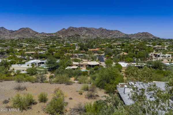 $3,200,000 | 4737 East Valley Vista Lane, Paradise Valley, AZ 85253