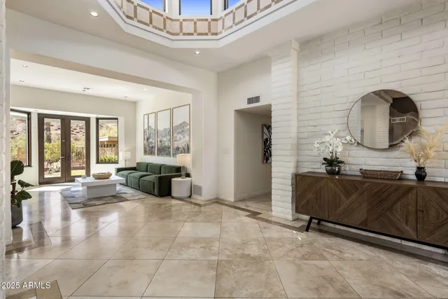 $3,500,000 | 4737 East Valley Vista Lane, Paradise Valley, AZ 85253