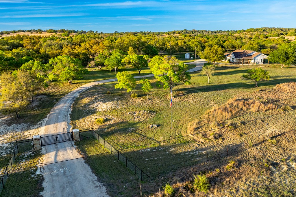 2873 Ranch Road Fredericksburg, TX 78624 - Photo 5 of 58