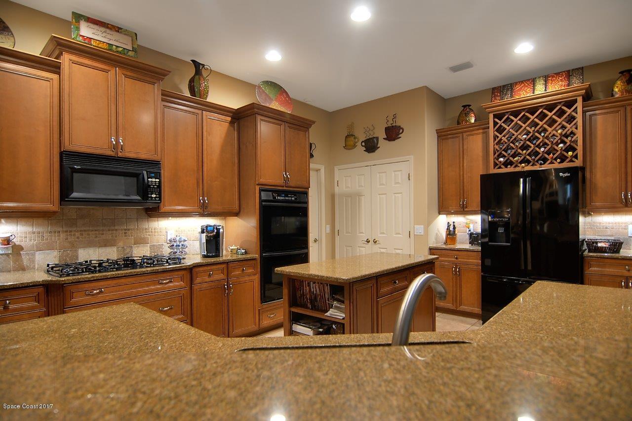 3625 Shady Run Road Melbourne, FL 32934 - Photo 8 of 15 kitchen 2