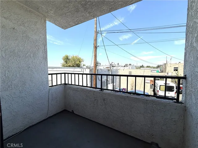 $2,195 | 1212 Gladys Avenue, Unit 203, Long Beach, CA 90804