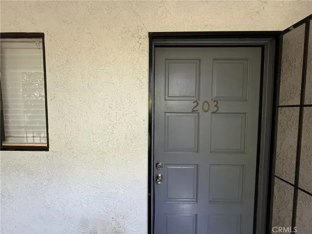 $2,195 | 1212 Gladys Avenue, Unit 203, Long Beach, CA 90804