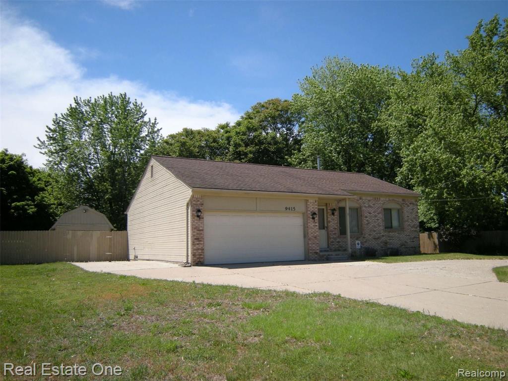 9415 Newburgh Road Livonia, MI 48150 - Photo 3 of 38