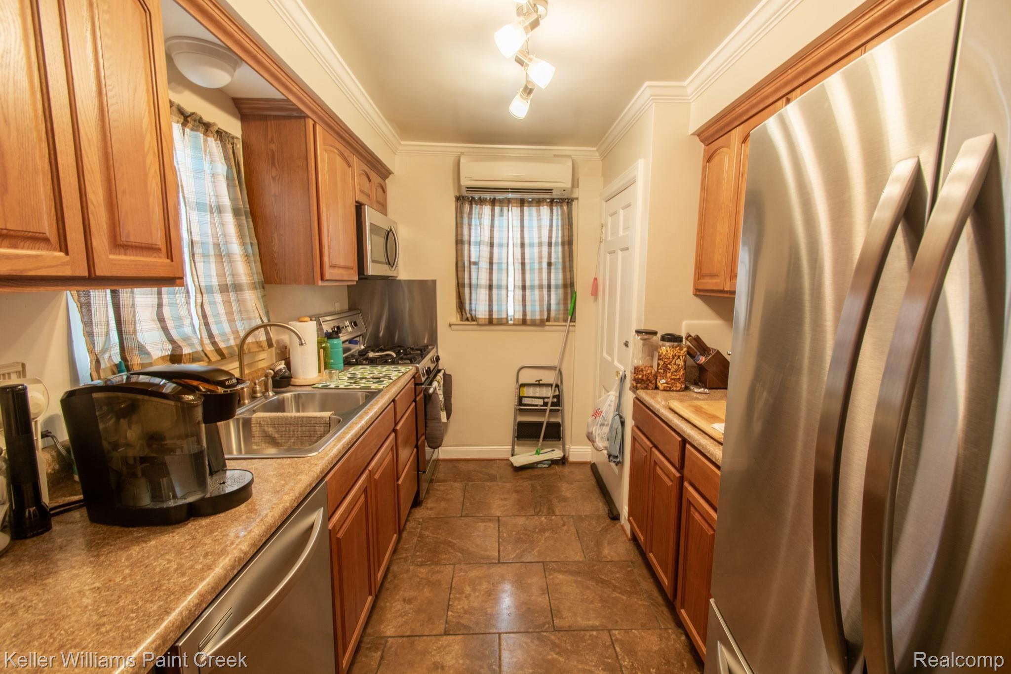 11245 Pardee-Kitchen 1.jpg