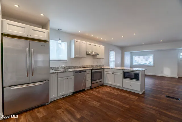 $2,750 | 288 Church Street, Saratoga Springs, NY 12866