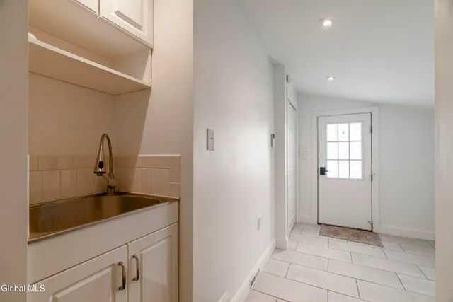 $2,750 | 288 Church Street, Saratoga Springs, NY 12866