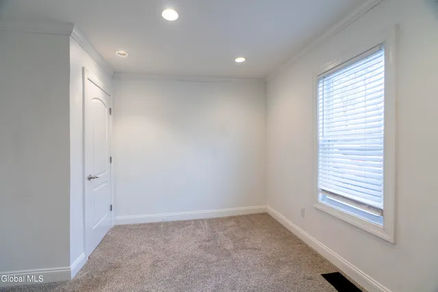 $2,750 | 288 Church Street, Saratoga Springs, NY 12866