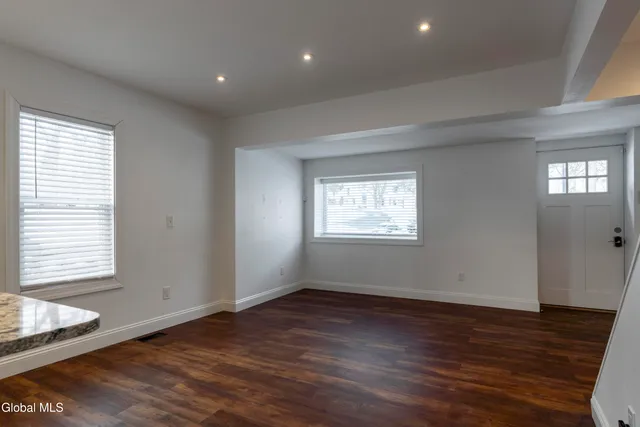 $2,750 | 288 Church Street, Saratoga Springs, NY 12866