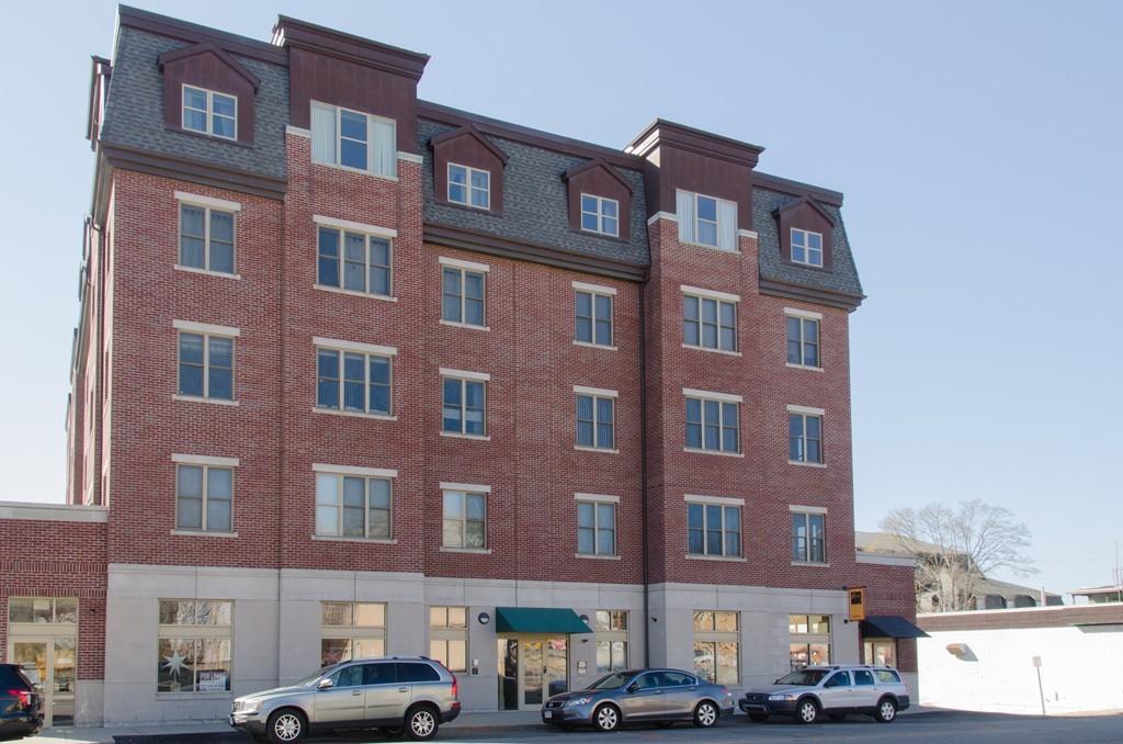 116-128 Rantoul, Unit 302 Beverly, MA 01915 - Photo 1 of 23 Gallery Image 1