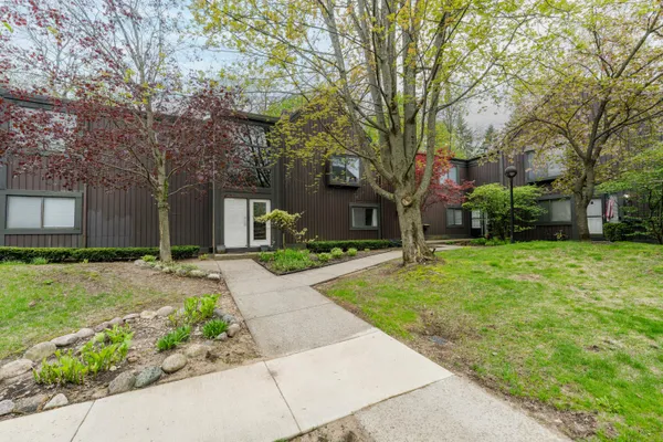 $127,000 | 114 Lanark Court, Unit C, Kalamazoo, MI 49006