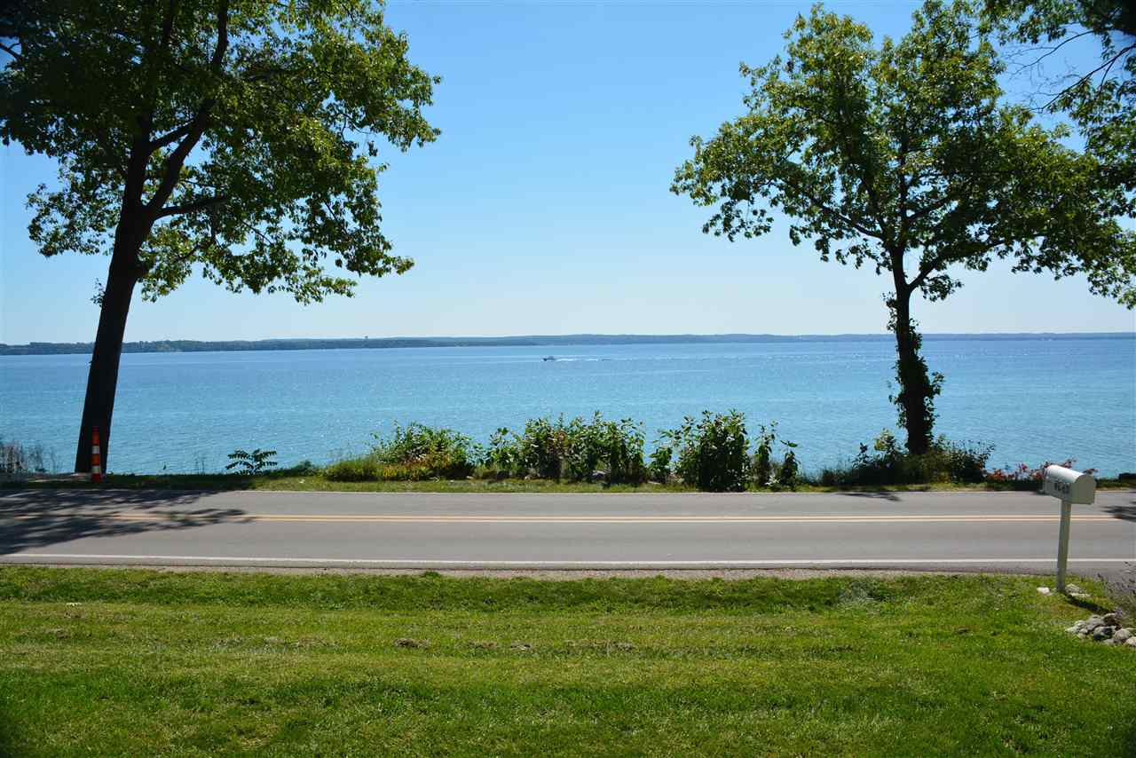 10649 Bluff Road Traverse City, MI 49686 - Photo 2 of 39 1892587-1.JPG