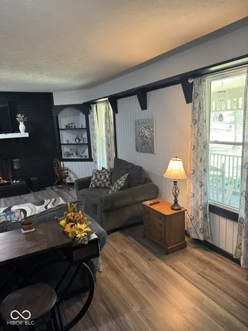 $369,000 | 7832 Mallard Way, Indianapolis, IN 46256