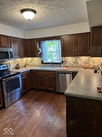 $369,000 | 7832 Mallard Way, Indianapolis, IN 46256