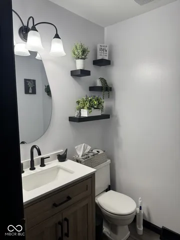 $369,000 | 7832 Mallard Way, Indianapolis, IN 46256