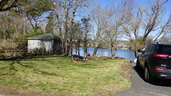 19-21 Everett Road Bourne, MA 02532 - Photo 4 of 29 Gallery Image 4