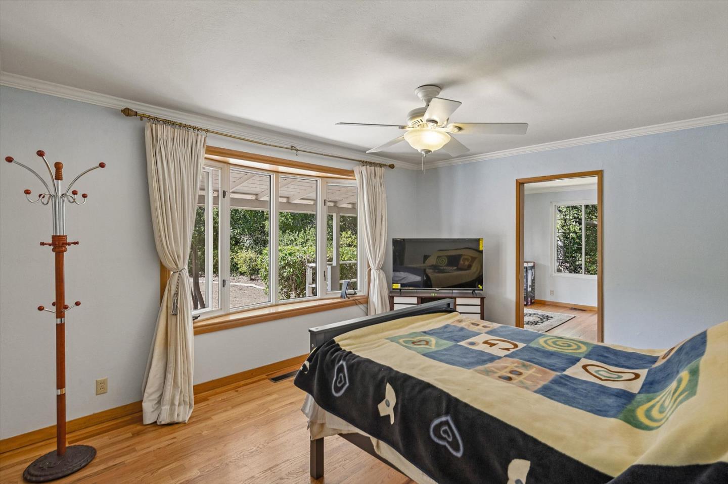 20615 Leonard Road Saratoga, CA 95070 - Photo 13 of 29 Gallery Image 13