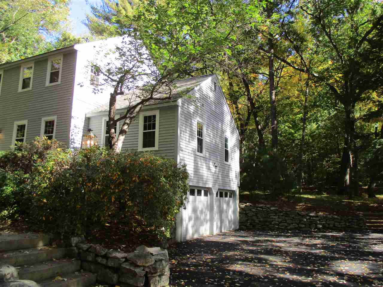 7 Holt Road Amherst, NH 03031 - Photo 3 of 40