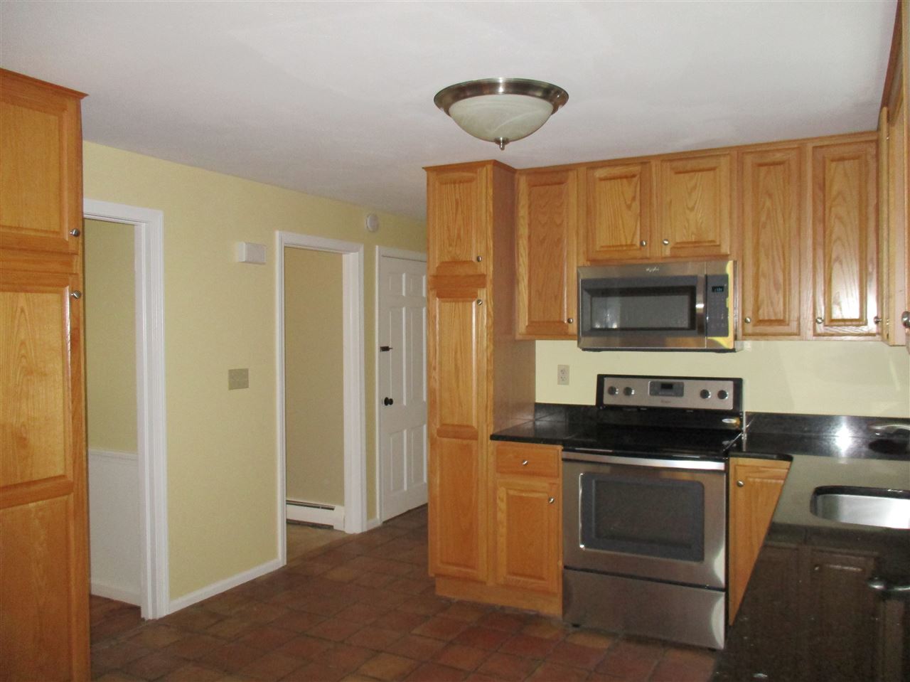 7 Holt Road Amherst, NH 03031 - Photo 9 of 40