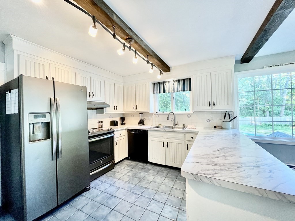 44 Toll Road Salisbury, MA 01952 - Photo 13 of 34